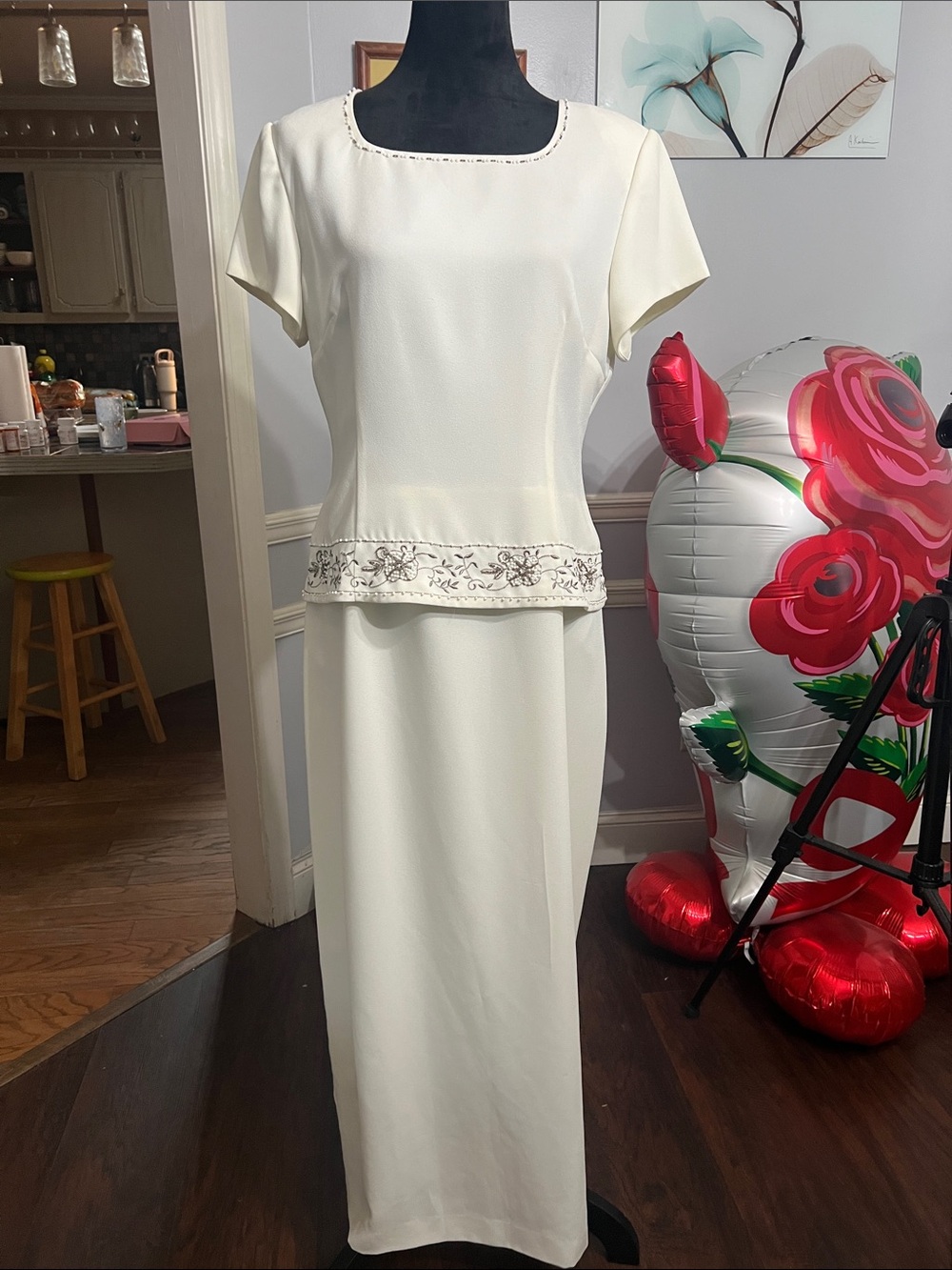 Jessica Howard Ivory Two-Piece Dress with Beaded Floral Trim
